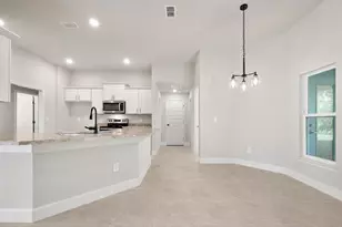 372 SW Feldman Ave, Port Saint Lucie, FL 34953 - Photo 5