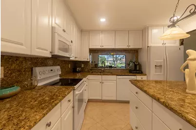 533 Prestwick Circle, Palm Beach Gardens, FL 33418 - Photo 15