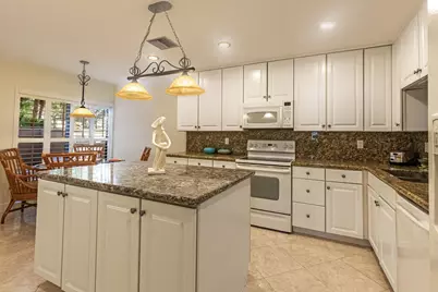 533 Prestwick Circle, Palm Beach Gardens, FL 33418 - Photo 13