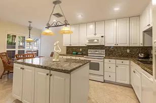 533 Prestwick Cir, Palm Beach Gardens, FL 33418 - Photo 13