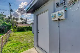 461 Silver Beach Rd, West Palm Beach, FL 33403 - Photo 15