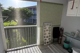 200 Village Green Cir E, Palm Springs, FL 33461 - Photo 11
