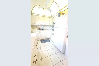 147 Bedford F, West Palm Beach, FL 33417 - Photo 5