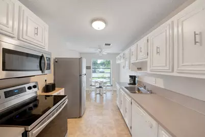 13670 Via Flora #B, Delray Beach, FL 33484 - Photo 9