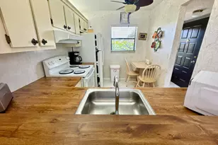 7214 Golf Colony Ct, Lake Worth, FL 33467 - Photo 9