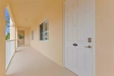 29 Harbour Isle Drive #203, Fort Pierce, FL 34949 - Photo 7