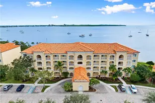 29 Harbour Isle Dr, Fort Pierce, FL 34949 - Photo 1