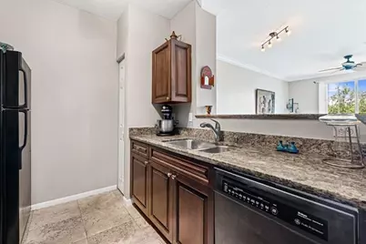 580 S Sapodilla Avenue #304, West Palm Beach, FL 33401 - Photo 13