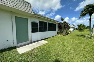 2638 E Gately Dr E, West Palm Beach, FL 33415 - Photo 17