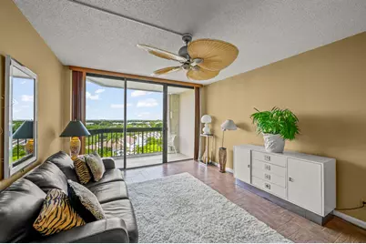 2425 Presidential Way #1006, West Palm Beach, FL 33401 - Photo 3