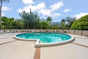 2425 Presidential Way, West Palm Beach, FL 33401 - Photo 19