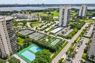 2425 Presidential Way, West Palm Beach, FL 33401 - Photo 11