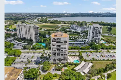 2425 Presidential Way #1006, West Palm Beach, FL 33401 - Photo 13