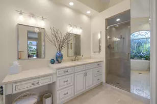 66 St James Dr, Palm Beach Gardens, FL 33418 - Photo 11