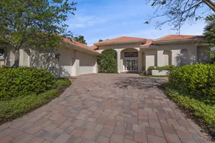 66 St James Dr, Palm Beach Gardens, FL 33418 - Photo 1