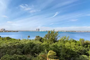 5250 N Ocean Dr, Singer Island, FL 33404 - Photo 51