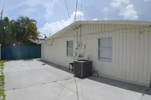 377 NW 49th St, Oakland Park, FL 33309 - Photo 3