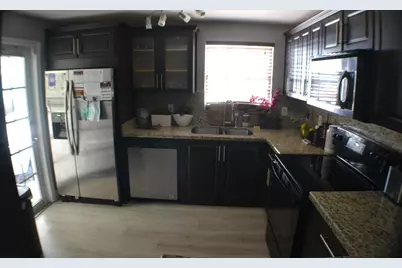 377 NW 49th Street, Oakland Park, FL 33309 - Photo 15