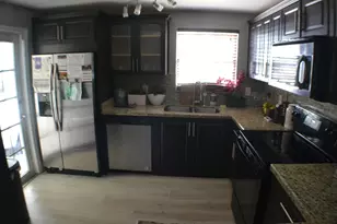 377 NW 49th St, Oakland Park, FL 33309 - Photo 15