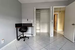 1805 SW 81st Ave, Davie, FL 33324 - Photo 9