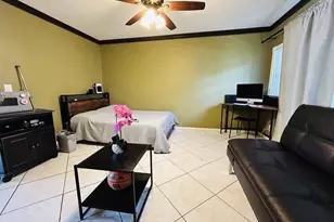 1805 SW 81st Ave, Davie, FL 33324 - Photo 11