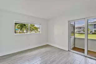 105 Coventry E, West Palm Beach, FL 33417 - Photo 5