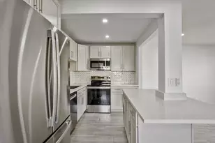 105 Coventry E, West Palm Beach, FL 33417 - Photo 3