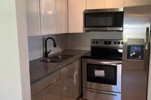 152 Easthampton G, West Palm Beach, FL 33417 - Photo 3