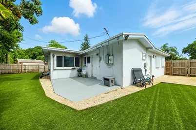 2898 SE 1st Place, Boynton Beach, FL 33435 - Photo 5