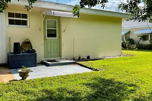 910 Savannas Point Dr, Fort Pierce, FL 34982 - Photo 15