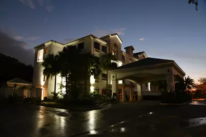 7051 Seacrest Boulevard, Lake Worth, FL 33462 - Photo 9
