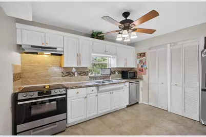 1136 W 7th Street, Riviera Beach, FL 33404 - Photo 5