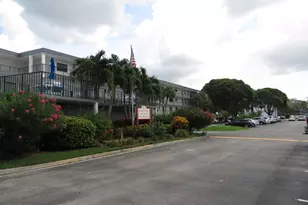 9233 SW 8th St, Boca Raton, FL 33428 - Photo 3