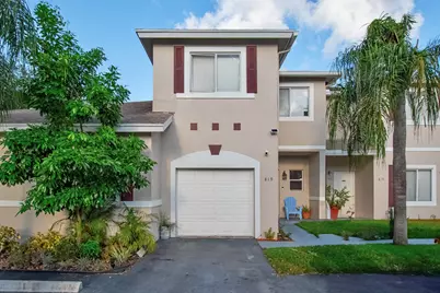 819 NW 42 Place #819, Deerfield Beach, FL 33064 - Photo 1