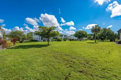 393 Windsor Q, West Palm Beach, FL 33417 - Photo 17