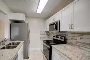 1104 Meadows Cir, Boynton Beach, FL 33436 - Photo 13