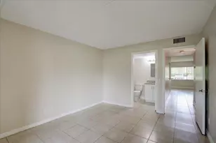 1104 Meadows Cir, Boynton Beach, FL 33436 - Photo 15