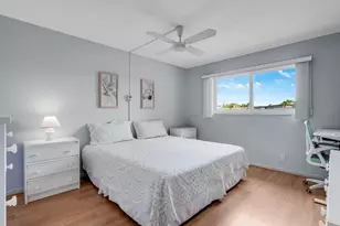 721 Lori Dr, Palm Springs, FL 33461 - Photo 3