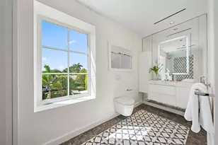 301 Plantation Rd, Palm Beach, FL 33480 - Photo 23