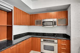 2640 Lake Shore Dr, Riviera Beach, FL 33404 - Photo 9