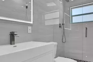 2755 NE 28th Ave, Pompano Beach, FL 33064 - Photo 23