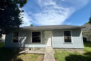 332 Fleming Ave, Greenacres, FL 33463 - Photo 5