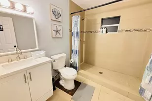 2010 NE 1st Ave, Pompano Beach, FL 33060 - Photo 13