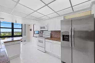 5500 Collins Ave, Miami Beach, FL 33140 - Photo 15