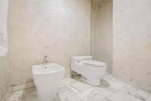 5500 Collins Ave, Miami Beach, FL 33140 - Photo 33