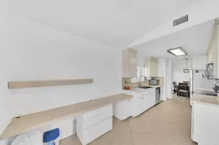 10255 Sunset Bend Dr, Boca Raton, FL 33428 - Photo 7