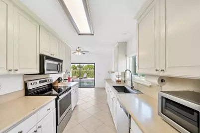 10255 Sunset Bend Drive, Boca Raton, FL 33428 - Photo 5