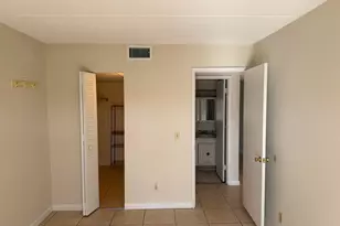 500 Village Green Cir W, Lake Worth, FL 33461 - Photo 13