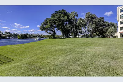 372 Golfview Road #403, North Palm Beach, FL 33408 - Photo 57