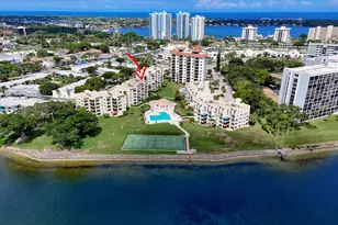 372 Golfview Rd, North Palm Beach, FL 33408 - Photo 1